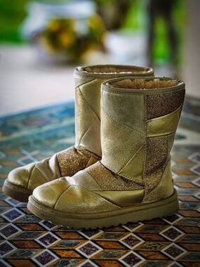 UGG Classic Short II Gold Glitter Patchwork Boots - Size 7